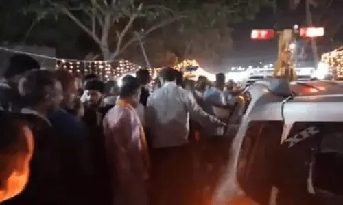 Car accident Woman dies