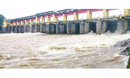 ഭൂതത്താൻകെട്ട് ബരേജിന്റെ ഷട്ടറുകൾ തുറന്ന് ചളി ഒഴുക്കൽ തുടങ്ങി ഭൂതത്താൻകെട്ട് ബരേജിന്റെ ഷട്ടറുകൾ തുറന്ന് ചളി ഒഴുക്കൽ തുടങ്ങി