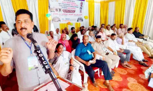 വ​ട്ട​മ​ണ്ണ​പ്പു​റം സ്കൂ​ൾ വി​ദ്യാ​ർ​ഥി​ക​ളു​ടെ കൈത്താങ്ങ്: മൂ​ന്ന് വീ​ടു​ക​ളു​ടെ താ​ക്കോ​ൽ കൈ​മാ​റി