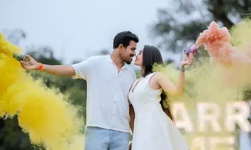 മഹീഷ് തീക്ഷണ വിവാഹിതനാകുന്നു; വൈറലായി പ്രീവെഡ്ഡിങ് ഫോട്ടോ ഷൂട്ട്