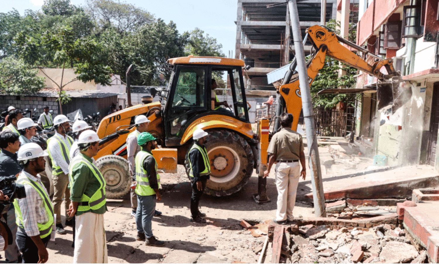 കൊല്ലം റെയില്‍വേ സ്റ്റേഷന്‍ വിപുലീകരണം; ഓഫിസ്​ കെട്ടിടം പൊളിച്ചുതുടങ്ങി