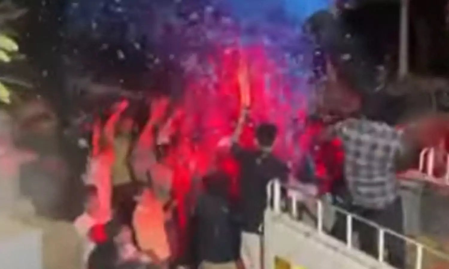 വിവാഹവീട്ടിൽ പടക്കം പൊട്ടിച്ചു;  നവജാത ശിശു ആശുപത്രിയിൽ തീവ്രപരിചരണത്തിൽ