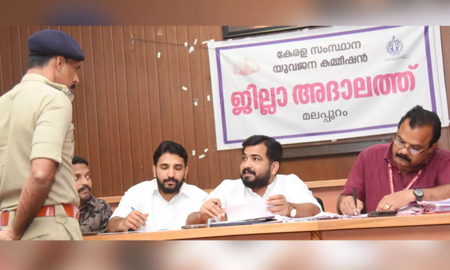 നിറത്തിന്റെ പേരിൽ അധിക്ഷേപം: പെൺകുട്ടി ആത്മഹത്യ ചെയ്ത സംഭവത്തിൽ യുവജന കമീഷൻ കേസെടുത്തു