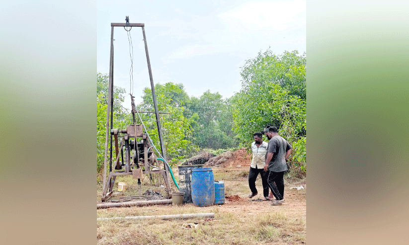 പയ്യന്നൂർ മൾട്ടി പർപ്പസ് സ്റ്റേഡിയം; അനിശ്ചിതത്വം നീങ്ങുന്നു; മണ്ണു പരിശോധന തുടങ്ങി പയ്യന്നൂർ മൾട്ടി പർപ്പസ് സ്റ്റേഡിയം; അനിശ്ചിതത്വം നീങ്ങുന്നു; മണ്ണു പരിശോധന തുടങ്ങി