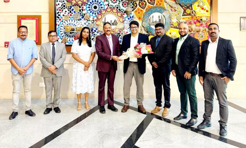 ഇ​ന്ത്യ​ൻ അം​ബാ​സ​ഡ​ർ - കോ​ഴി​ക്കോ​ട് ജി​ല്ല പ്ര​വാ​സി ഫോ​റം ഭാ​ര​വാ​ഹി​കൾ​ കൂ​ടി​ക്കാ​ഴ്ച