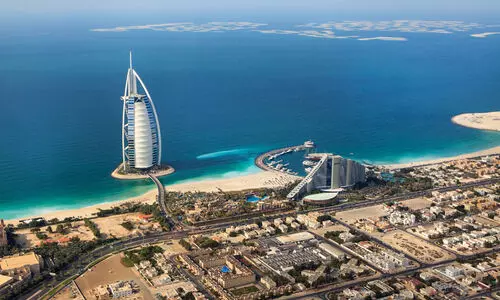 ദുബൈ ജനസംഖ്യ 38 ലക്ഷം; 2024ൽ മാത്രം ദുബൈയിലെത്തിയത് 1,69,000 പേർ ദുബൈ ജനസംഖ്യ 38 ലക്ഷം; 2024ൽ മാത്രം ദുബൈയിലെത്തിയത് 1,69,000 പേർ