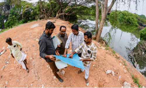 ക​ല്ലാ​യി​പ്പു​ഴ​യി​ൽ പ​രി​ശോ​ധ​ന: കൈ​യേ​റ്റം ക​ണ്ടെ​ത്തി