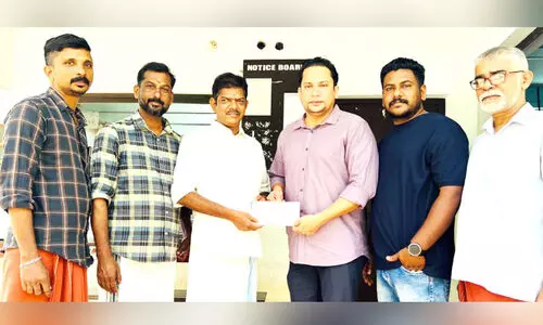 ക​നോ​ലി നി​ല​മ്പൂ​ർ ബ​ഹ്‌​റൈ​ൻ കൂ​ട്ടാ​യ്മ സ​ഹാ​യം കൈ​മാ​റി