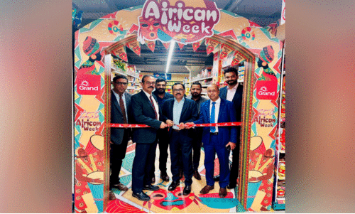 ഗ്രാ​ൻ​ഡ്മാ​ൾ ഹൈ​പ്പ​ർ​ മാ​ർ​ക്ക​റ്റി​ൽ   ആ​ഫ്രി​ക്ക​ൻ വീ​ക്ക് പ്ര​മോ​ഷ​ൻ