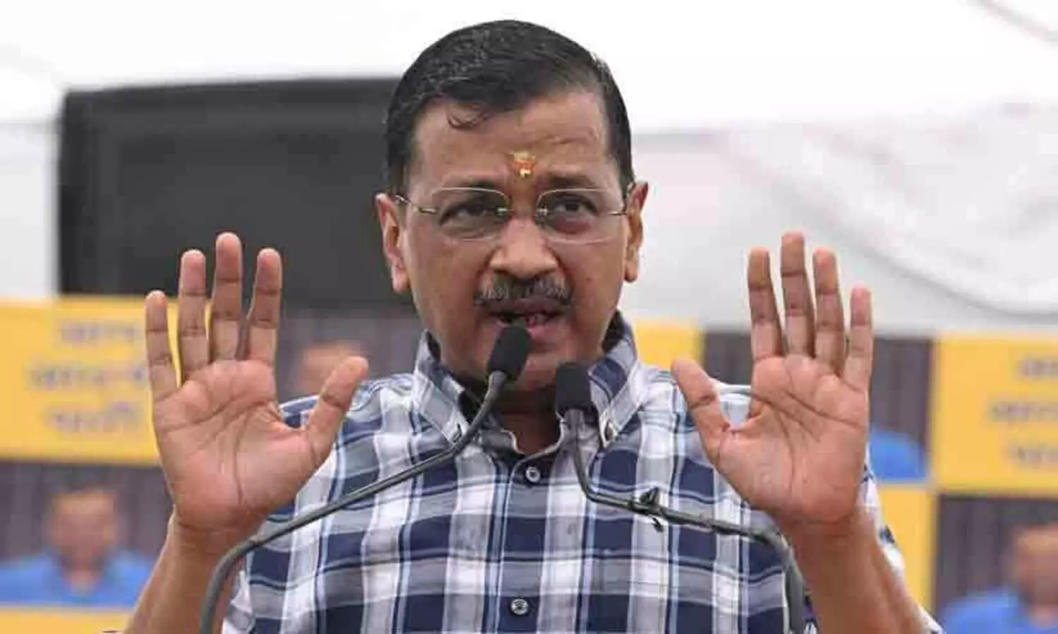 അധികാരത്തിലെത്തിയാൽ വിദ്യാർഥികൾക്ക് സൗജന്യ യാത്ര; വാഗ്ദാനവുമായി അരവിന്ദ് കെജ്‌രിവാൾ