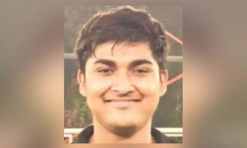 ബാ​ഡ്മി​ന്റ​ൺ ക​ളി​ക്കി​ടെ കു​ഴ​ഞ്ഞു​വീ​ണ് മ​രി​ച്ചു