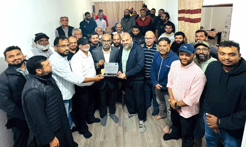 സൈ​നു​ദ്ദീ​ൻ അ​ബ്ദു​റ​ഹീ​മി​ന് യാ​ത്ര​യ​യ​പ്പ് ന​ൽ​കി