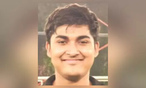 ബാ​ഡ്മി​ന്റ​ൺ ക​ളി​ക്കി​ടെ കു​ഴ​ഞ്ഞു​വീ​ണ് മ​രി​ച്ചു