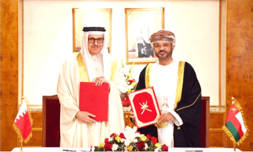 ബ​ഹ്റൈ​ൻ -ഒ​മാ​ൻ സ​ഹ​ക​ര​ണം ശ​ക്ത​മാ​കും; ഒ​പ്പു​വെ​ച്ച​ത് 25 ധാ​ര​ണ​പ​ത്ര​ങ്ങ​ൾ