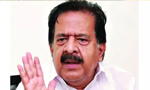 കഞ്ചിക്കോട് ഡിസ്റ്റിലറി തുടങ്ങാന്‍ അനുമതി: പിന്നില്‍ അഴിമതിയും സ്വജനപക്ഷപാതവും-രമേശ് ചെന്നിത്തല