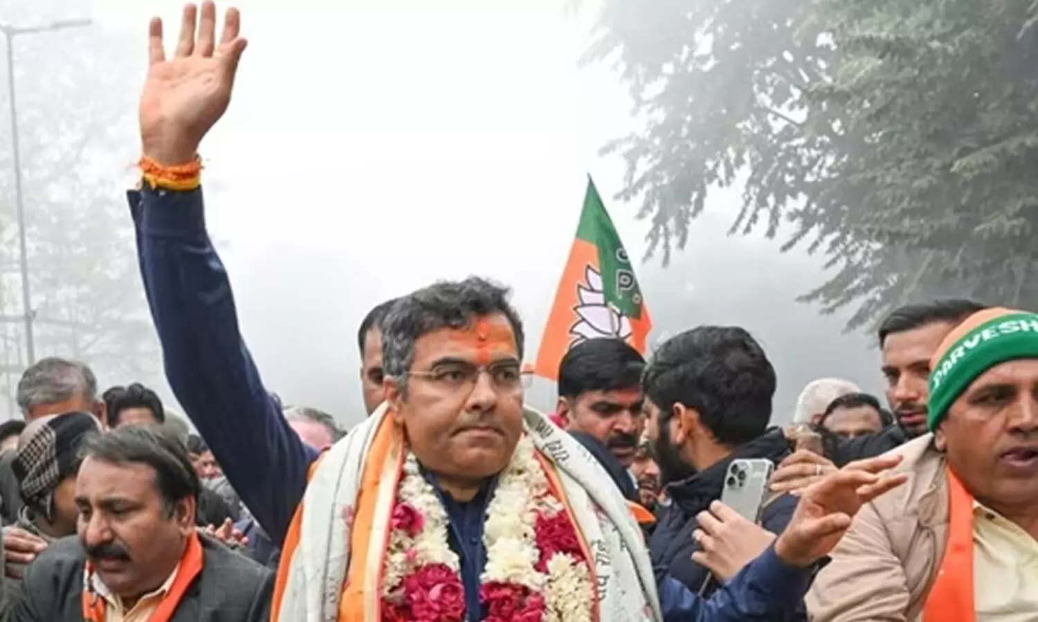 ഇത് കൊലപാതക ശ്രമമാണ്; പ്രതിഷേധിച്ച യുവാക്കളെ ഇടിക്കാൻ കെജ്രിവാൾ ഡ്രൈവർക്ക് നിർദ്ദേശം നൽകിയെന്ന് ബി.ജെ.പി