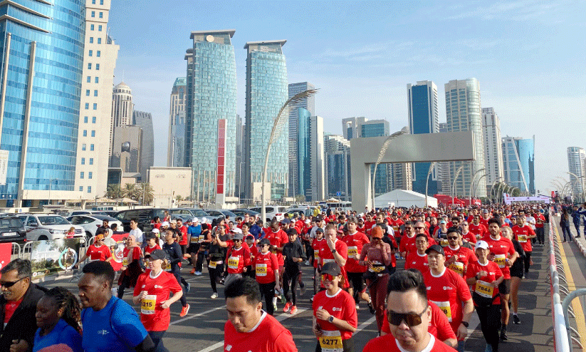 കോർണിഷ് നിറഞ്ഞ് മാരത്തൺ ആവേശം കോർണിഷ് നിറഞ്ഞ് മാരത്തൺ ആവേശം