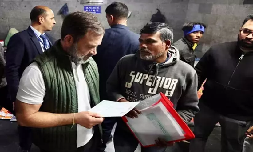 കൊടും തണുപ്പിൽ ഡൽഹി എയിംസിന് മുമ്പിൽ തെരുവിൽ കഴിയുന്ന രോഗികളേയും കൂട്ടിരിപ്പുകാരേയും സന്ദർശിച്ച് രാഹുൽ