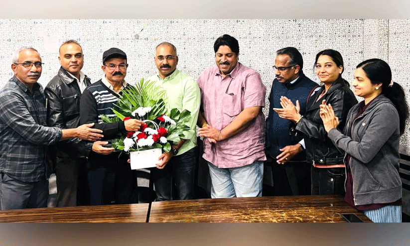 ഹ​സ്സ​ൻ​കോ​യ​ക്ക് കോ​ഴി​ക്കോ​ട് ജി​ല്ല അ​സോ​സി​യേ​ഷ​ൻ സ്വീ​ക​ര​ണം