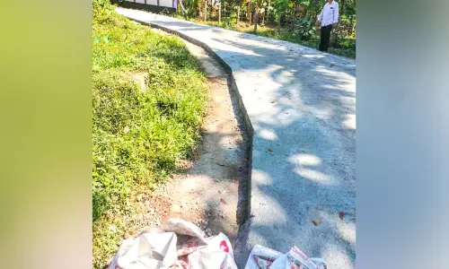 ശാസ്താംകോട്ട റെയിൽവേ സ്റ്റേഷൻ-തോപ്പിൽമുക്ക് റോഡ്: നിർമാണത്തിൽ അശാസ്ത്രീയതയെന്ന്; പ്രതിഷേധം വ്യാപകം