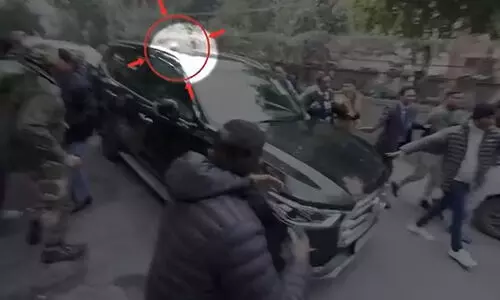 അരവിന്ദ് കെജ്രിവാളിന്റെ കാറിന് നേരെ ആക്രമണം; പിന്നിൽ ബി.ജെ.പി ഗുണ്ടകളെന്ന് എ.എ.പി