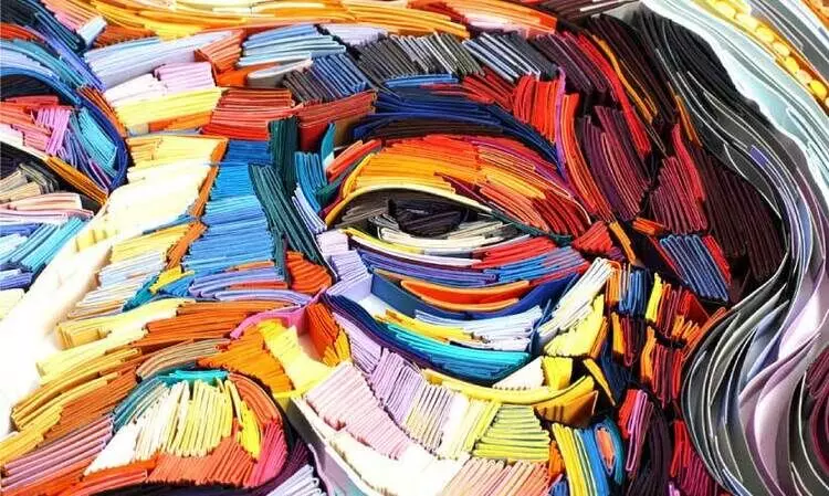 എ​ന്റെ​യ​വ്വ; ദുഃ​ഖ​ങ്ങ​ൾ   ചി​ത​റി​വീ​ണൊ​രു ചവിട്ടുക​ല്ല്