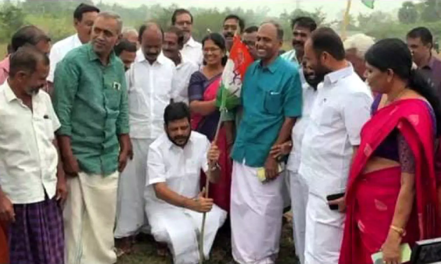 ബ്രൂ​വ​റി​ക്ക് സ്ഥ​ല​മേ​റ്റെ​ടു​ക്കാ​ന്‍ ഇ​ട​നി​ല​ക്കാ​ര​നാ​യ​ത് കോണ്‍ഗ്രസ് നേതാവ്