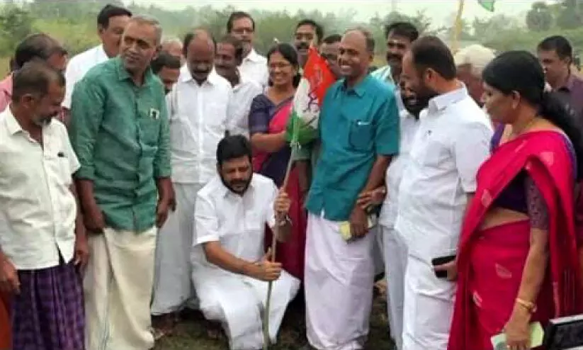 ബ്രൂ​വ​റി​ക്ക് സ്ഥ​ല​മേ​റ്റെ​ടു​ക്കാ​ന്‍ ഇ​ട​നി​ല​ക്കാ​ര​നാ​യ​ത് കോണ്‍ഗ്രസ് നേതാവ്