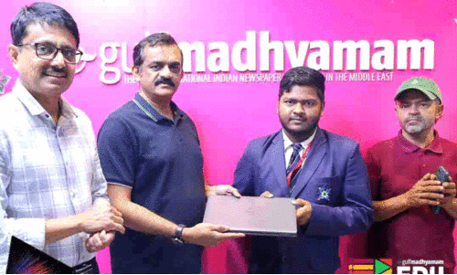 എജുകഫേ റാഫിൾ ഡ്രോ വിജയിക്ക് ലാപ്ടോപ് സമ്മാനിച്ചു എജുകഫേ റാഫിൾ ഡ്രോ വിജയിക്ക് ലാപ്ടോപ് സമ്മാനിച്ചു