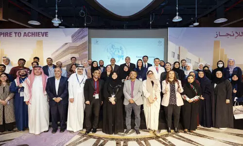 ഇ​ഫ​ത്ത് പ​ഠ​ന-​സാ​ങ്കേ​തി​ക​വി​ദ്യ സ​മ്മേ​ള​നം  ഇ​ന്ത്യ​ന്‍ സ്‌​കൂ​ള്‍ വി​ദ്യാ​ര്‍ഥി​നി​ക​ള്‍ക്ക് ബ​ഹു​മ​തി