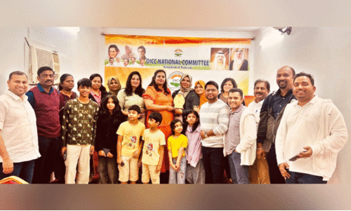 ഒ.​ഐ.​സി.​സി വ​നി​താ വി​ഭാ​ഗം സെ​ക്ര​ട്ട​റി ഷം​ന ഹു​സൈ​ന് യാ​ത്ര​യ​യ​പ്പ് ന​ൽ​കി