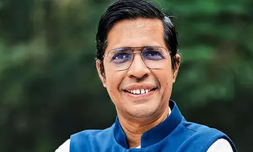 ഗോമൂത്രം രോഗങ്ങൾ മാറ്റും; ബാക്ടീരിയയേയും ഫംഗസിനേയും നശിപ്പിക്കുമെന്ന് ഐ.ഐ.ടി ഡയറക്ടർ