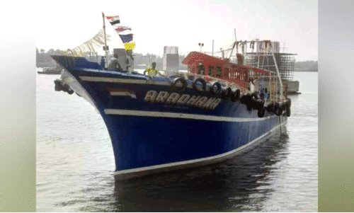 നി​യ​മം ലം​ഘി​ച്ച് മ​ത്സ്യ​ബ​ന്ധ​നം; ബോ​ട്ട് പി​ടി​കൂ​ടി