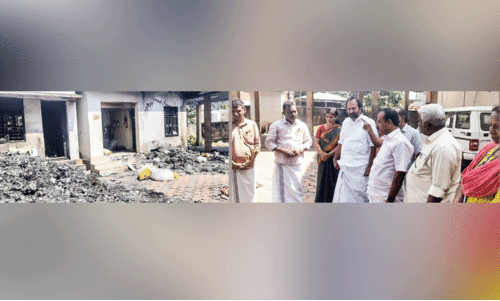 പ്ലാസ്റ്റിക് സംഭരണകേന്ദ്രം തീവെച്ച് നശിപ്പിച്ചു പ്ലാസ്റ്റിക് സംഭരണകേന്ദ്രം തീവെച്ച് നശിപ്പിച്ചു