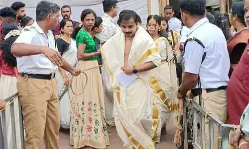 ഗുരുവായൂർ അമ്പലനടയിൽ താലിചാർത്തിയത് 229 വധൂവരന്മാർ