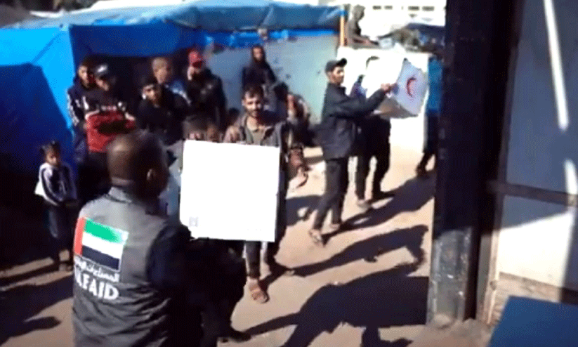 ഗസ്സക്ക് തണുപ്പകറ്റാൻ വസ്ത്രങ്ങൾ കൈമാറി ഗസ്സക്ക് തണുപ്പകറ്റാൻ വസ്ത്രങ്ങൾ കൈമാറി