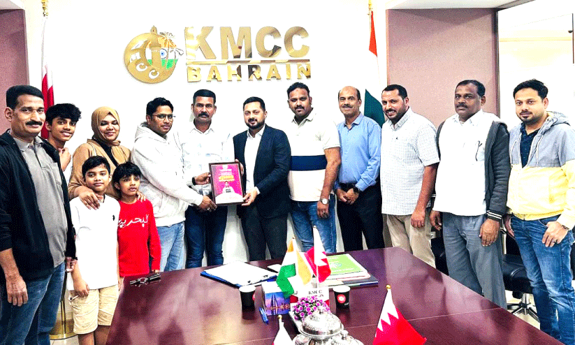 18 വർഷത്തെ ബഹ്റൈൻ പ്രവാസം; ഹുസൈനും കുടുംബത്തിനും യാത്രയയപ്പ് നൽകി 18 വർഷത്തെ ബഹ്റൈൻ പ്രവാസം; ഹുസൈനും കുടുംബത്തിനും യാത്രയയപ്പ് നൽകി