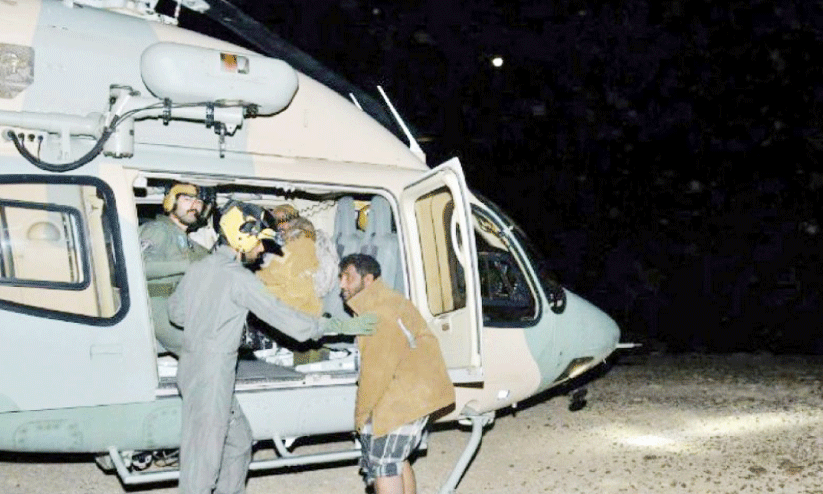 ദോ​ഫാ​റി​ൽ മ​ല​യി​ൽ കു​ടു​ങ്ങി​യ മൂ​ന്നു​പേ​രെ ര​ക്ഷി​ച്ചു