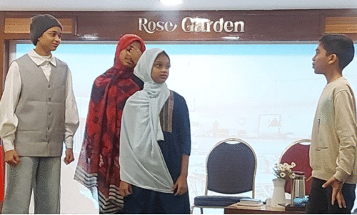 മൂ​ല്യ​വി​ചാ​രം പ​ങ്കു​വെ​ച്ച്​ ‘ഒ​രു കൊ​ച്ചു കു​ടും​ബവി​ശേ​ഷം’ നാ​ട​കം