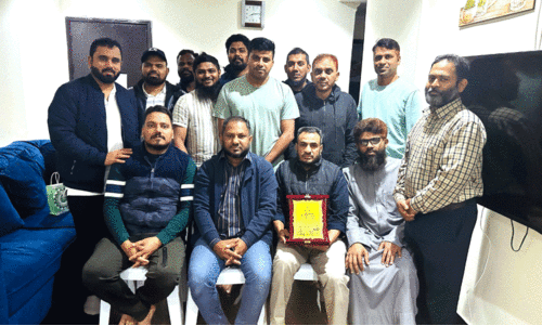 അ​ബ്ദു​ൽ നാ​സ്സ​ർ അ​ത്തോ​ളി​ക്ക് യാ​ത്ര​യ​യ​പ്പ് ന​ൽ​കി