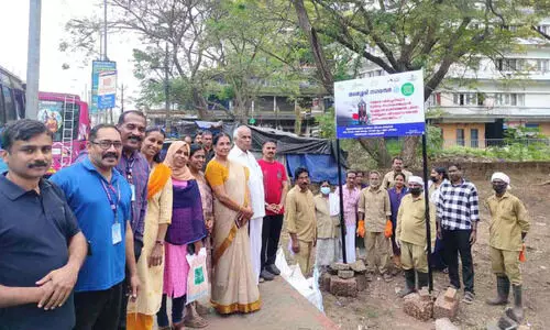 മാലിന്യമുക്തം നവകേരളം ജനകീയ കാമ്പയിൻ: തലശ്ശേരിയിൽ മാസ് ക്ലീനിങ്