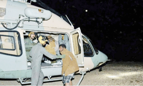 ദോ​ഫാ​റി​ൽ മ​ല​യി​ൽ കു​ടു​ങ്ങി​യ മൂ​ന്നു​പേ​രെ ര​ക്ഷി​ച്ചു