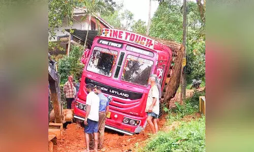 ആരുമില്ലേ ഈ റോഡ്​ നന്നാക്കാൻ..?