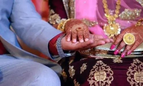 വിവാഹനിശ്ചയത്തിൽനിന്ന് വരൻ പിന്മാറി; സഹോദരന്റെ മീശ വടിച്ച് വധുവിന്റെ ബന്ധുക്കൾ