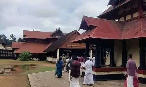 ‘തിരുവാഭരണ രജിസ്റ്ററിൽ പേജുകൾ കാണാനില്ല, വരവ് ചെലവ് കണക്കുകളില്ല’; ശ്രീവല്ലഭ ക്ഷേത്രത്തിൽ വൻ ക്രമക്കേടെന്ന് വിജിലൻസ് റിപ്പോർട്ട്