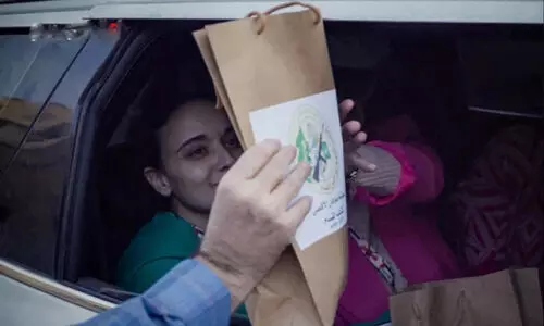 ഹ​മാ​സ് ബന്ദികളെ മടക്കിയത് സമ്മാനപ്പൊതികൾ നൽകി