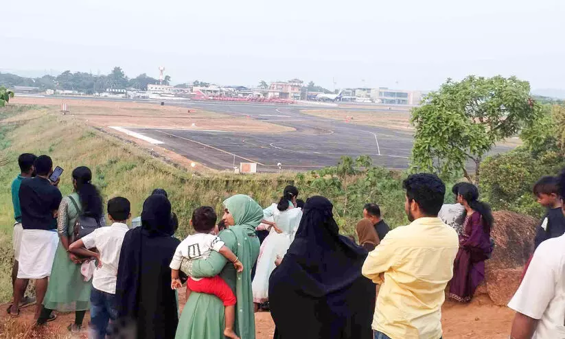 വി​മാ​ന​ക്കാ​ഴ്ച​ക​ളിലേക്ക് വി​ല​ക്ക് മ​റ​ന്ന് സ​ഞ്ചാ​രി​ക​ൾ