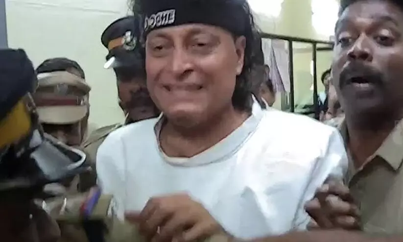 ജയിലിൽ ബോബിക്ക് വഴിവിട്ട സഹായം: രണ്ട് ഉന്നത ഉദ്യോഗസ്ഥർക്ക് സസ്പെൻഷൻ