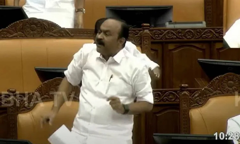 ‘എന്ത് തെമ്മാടിത്തരമാണ് ഇവിടെ നടക്കുന്നത്, എന്തും ചെയ്യാമെന്നാണോ’? കൈയിലെ പേപ്പർ വലിച്ചെറിഞ്ഞ് ക്ഷുഭിതനായി വി.ഡി. സതീശൻ