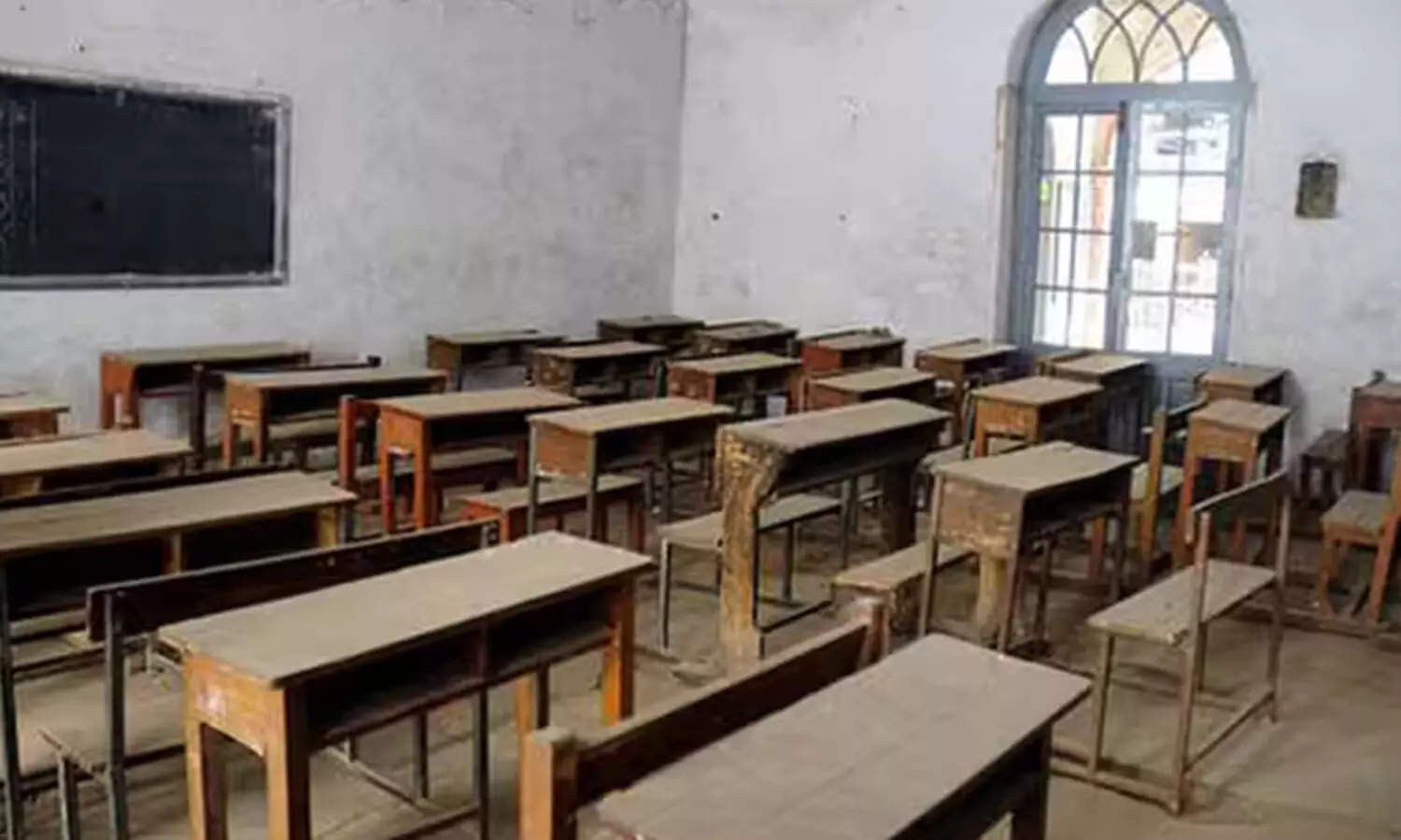 പണിമുടക്കിനെ തുടർന്ന് സ്കൂളിന് അവധി നൽകി; പ്രധാനാധ്യാപകന് സസ്പെൻഷൻ